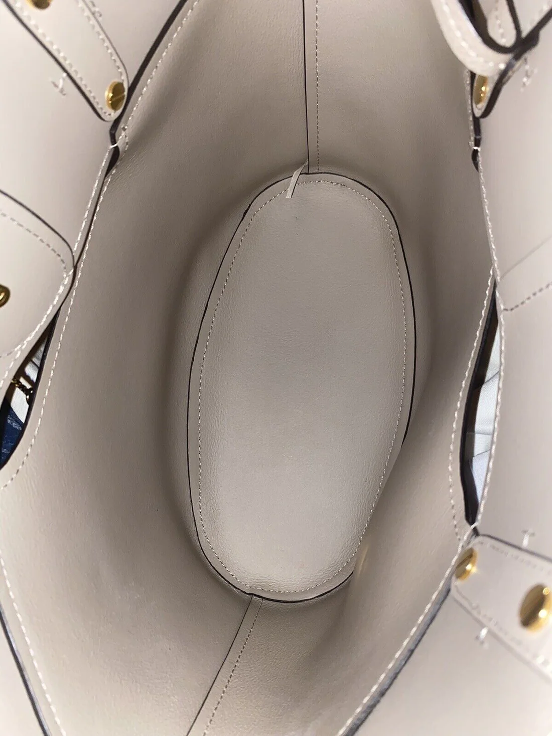 Chloe Aby Tote Leather with Pouchette Retail. - Image 4