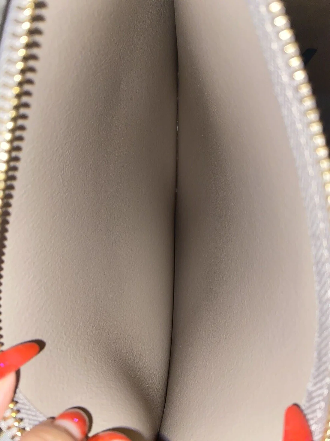 Chloe Aby Tote Leather with Pouchette Retail. - Image 18