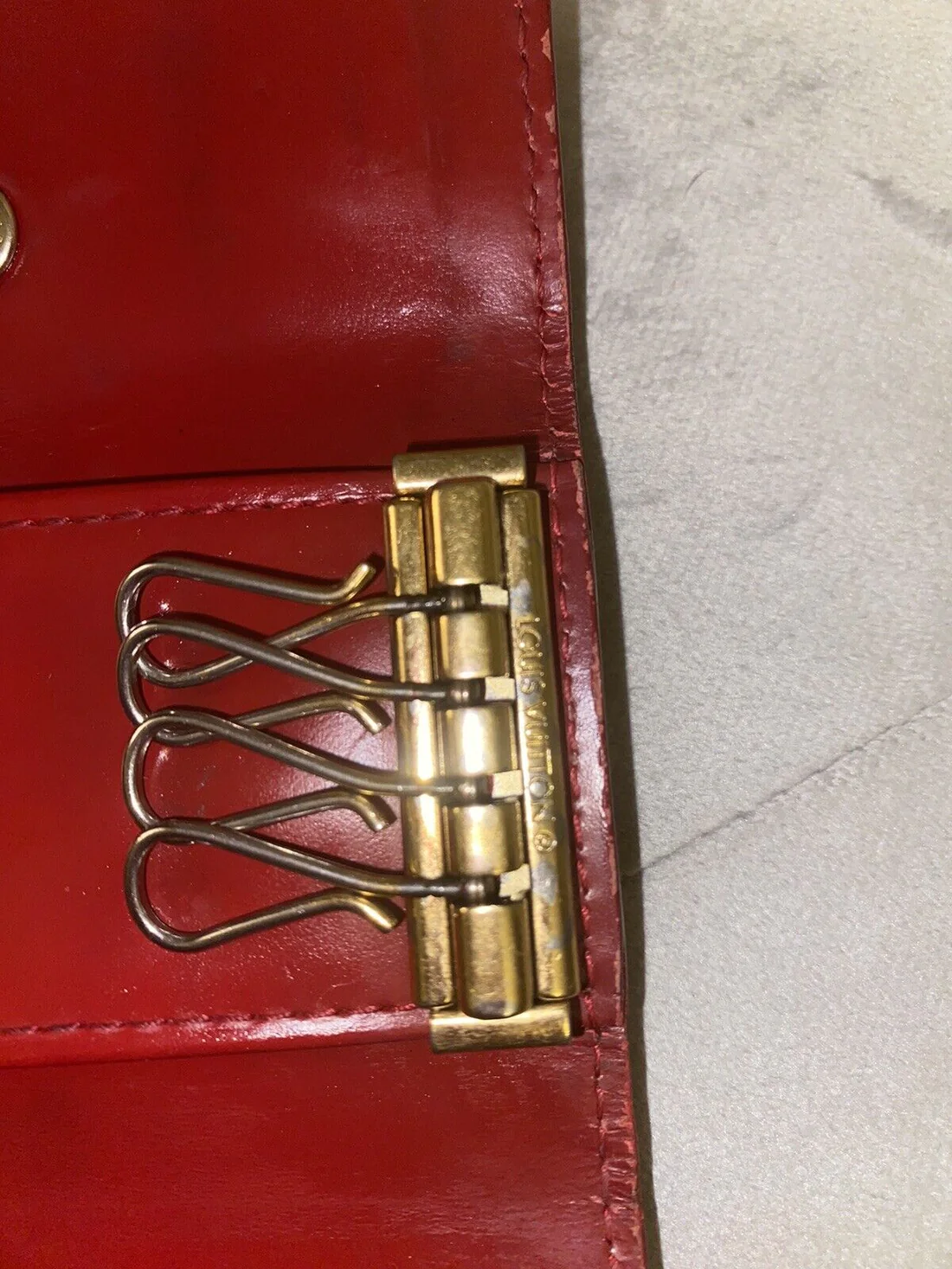 Louis Vuitton Unisex Monogram Vernis Leather Four Key Holder Red - Image 6