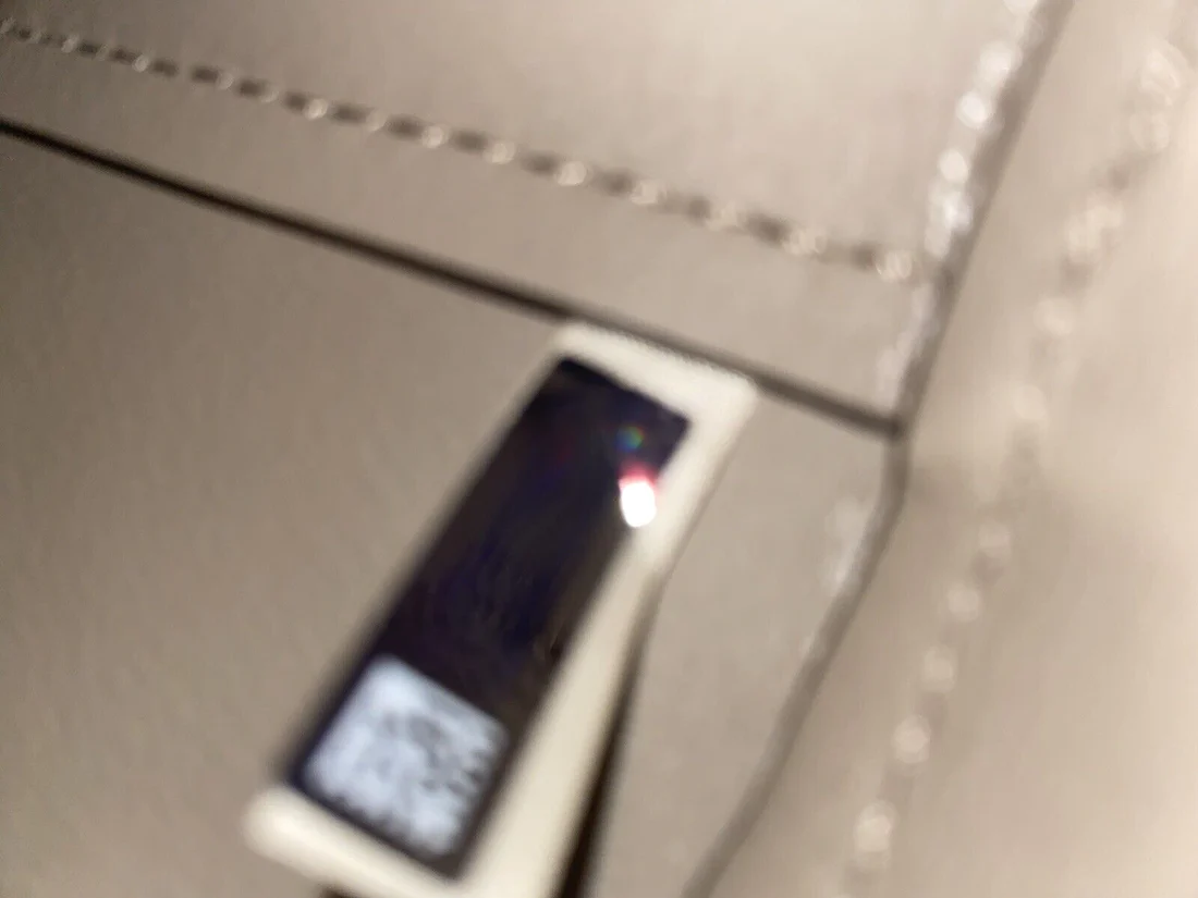 Chloe Aby Tote Leather with Pouchette Retail. - Image 9