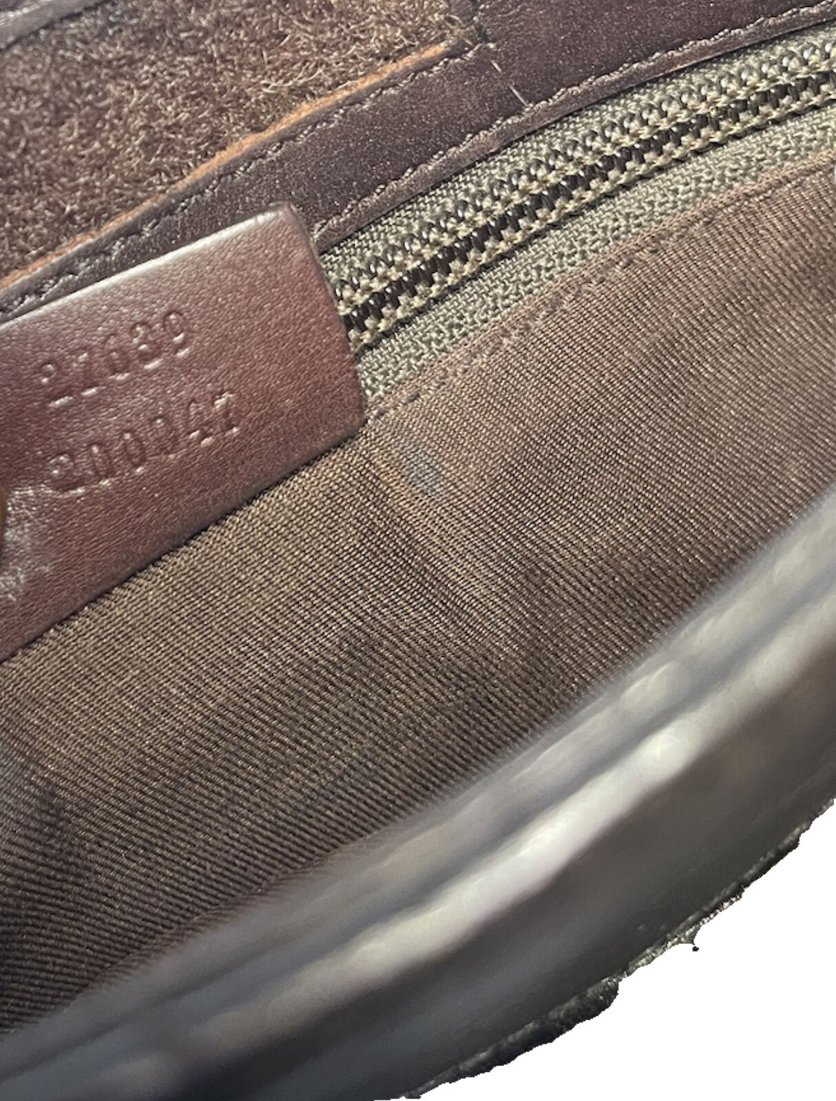 Gucci Vintage GG Unisex Black Leather Messenger Bag - Image 7