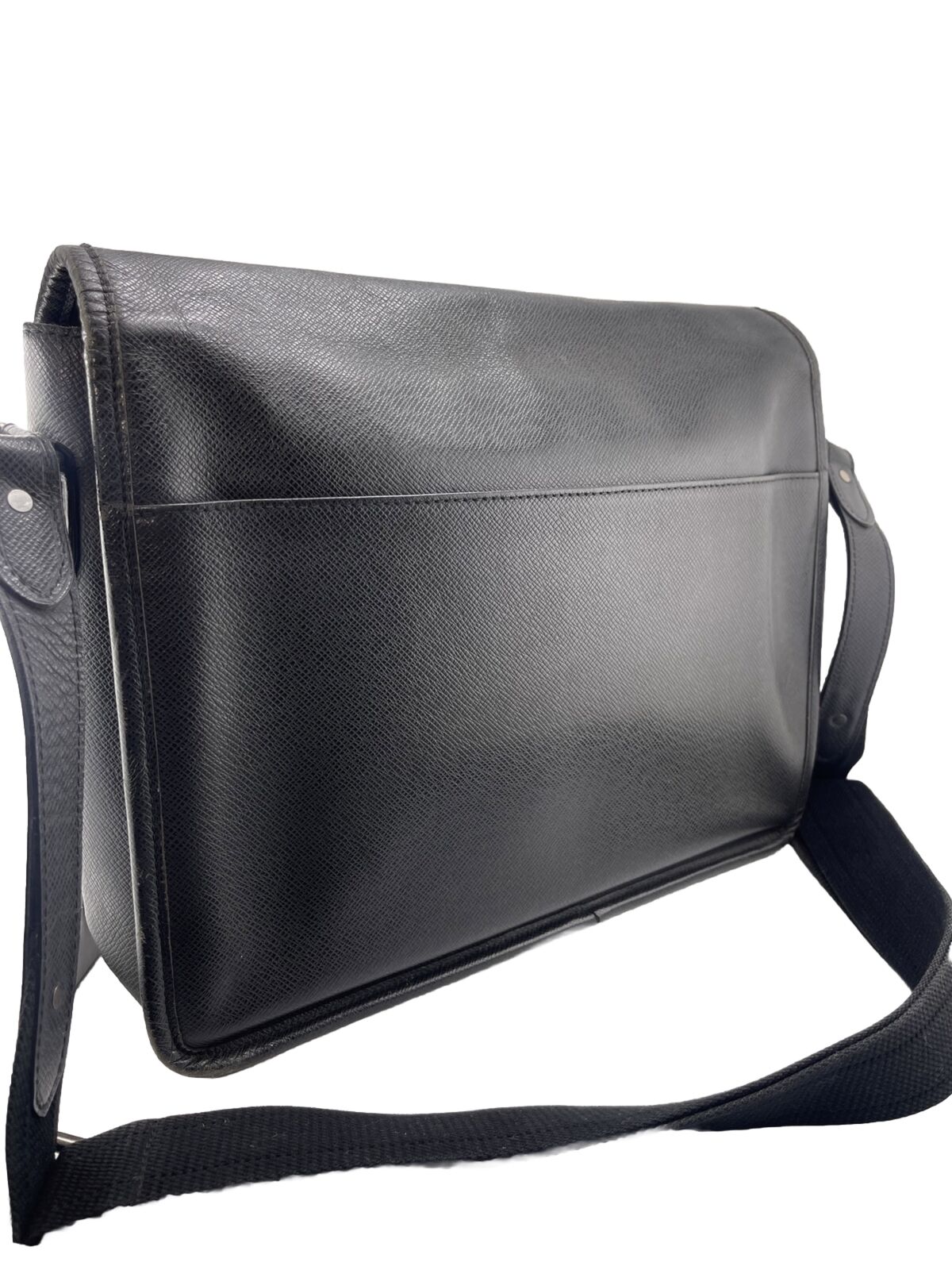 Louis Vuitton Alexei Messenger Ardoise Taiga Leather - Image 3