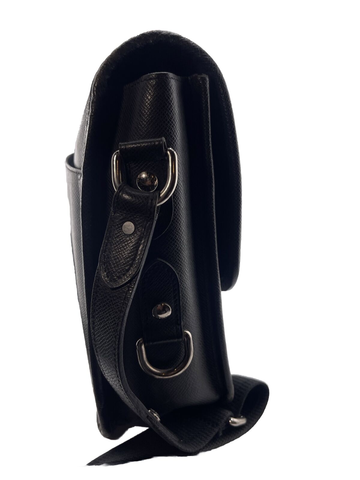 Louis Vuitton Alexei Messenger Ardoise Taiga Leather - Image 4